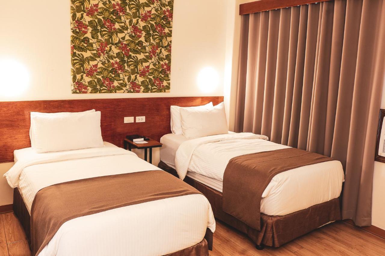 Hotel Sentro Legazpi Ngoại thất bức ảnh